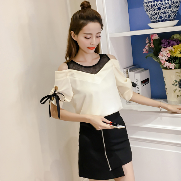 เสื้อแฟชั่นสวยๆสีครีมเบจ แต่งตาข่ายซ๊ทรู แขนสามส่วน