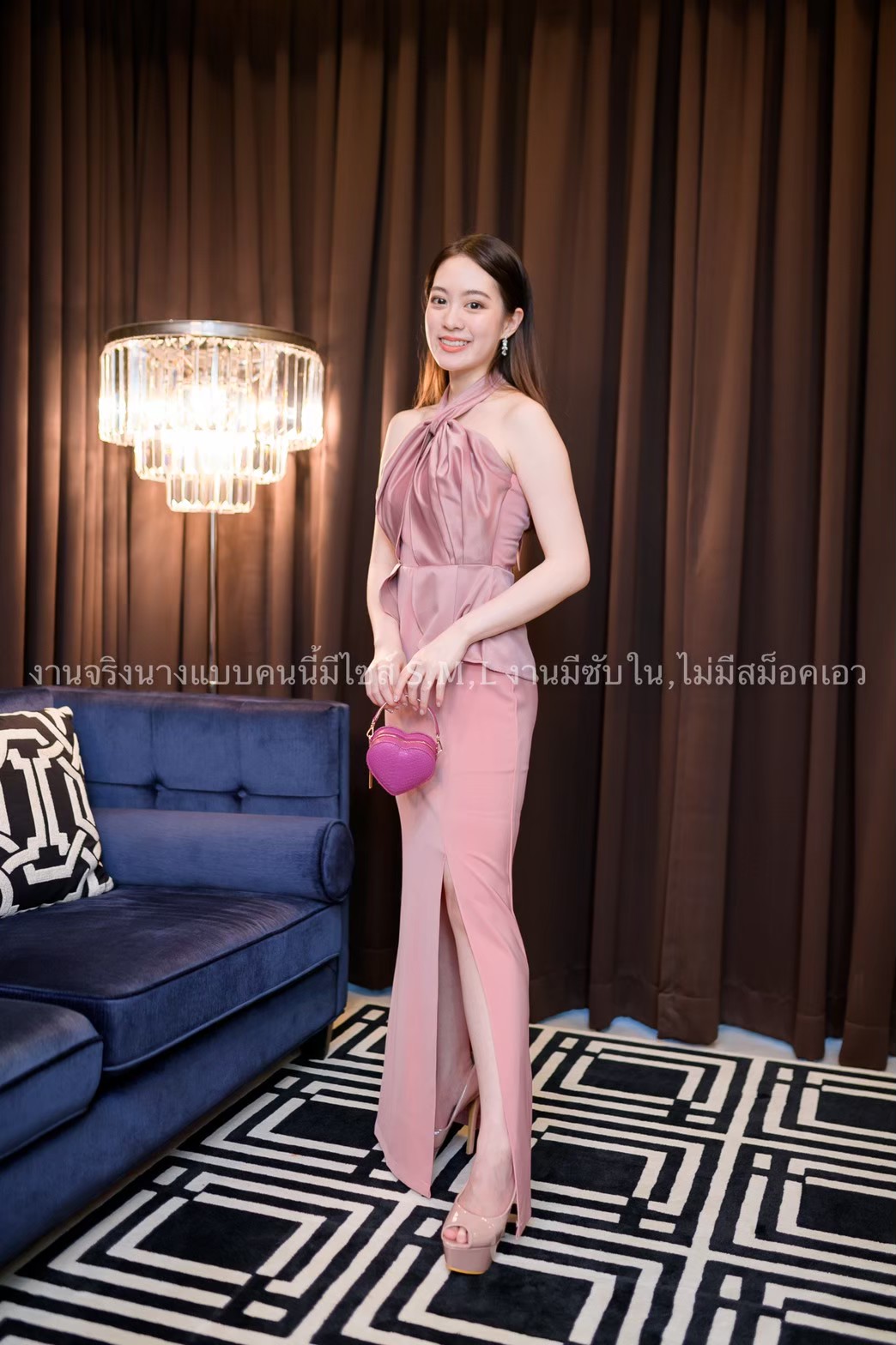 ชุดราตรี ชุดออกงาน ชุดไปงานแต่งงานสีชมพู เดรสยาวออกงานคล้องคอผูกโบว์ เอวระบาย ลุคเรียบหรูดูดี