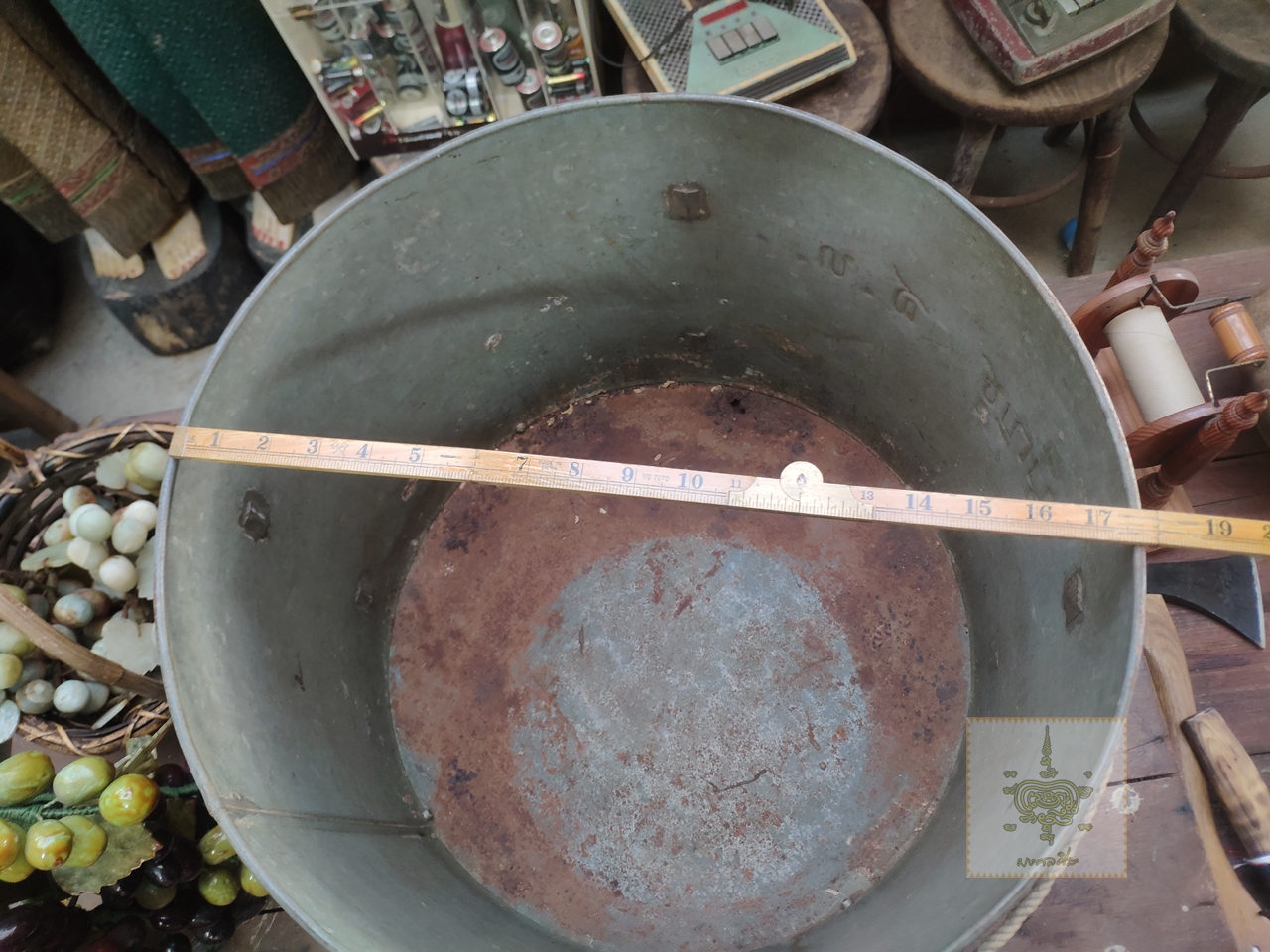 ถังสังกะสีเก่า ใส่ของมีฝาปิด