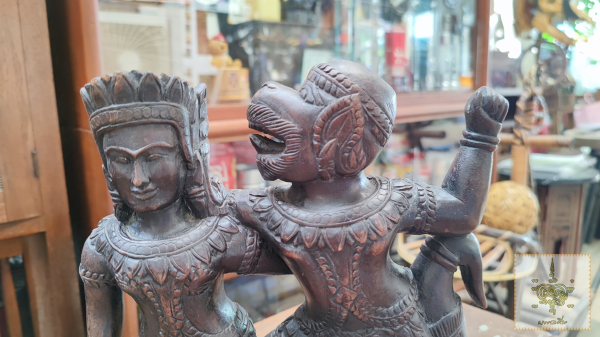 ไม้เนื้อแข็งแกะสลัก หนุมานเกี้ยวนางสุพรรณมัจฉา