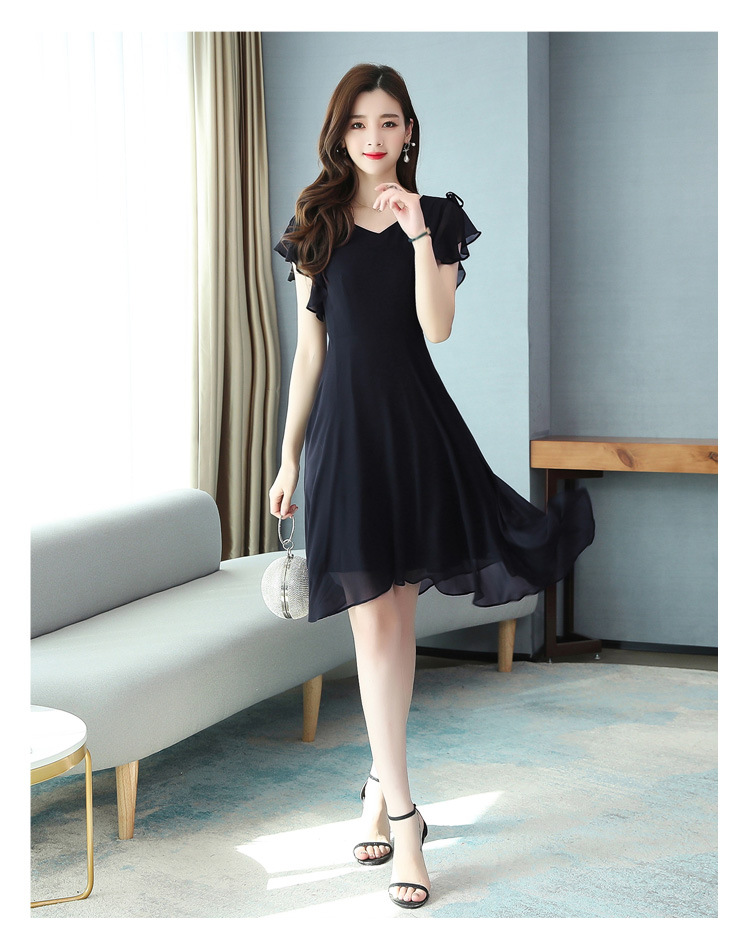 ชุดเดรสสีดำ แขนระบาย ผ้าชีฟอง กระโปรงทรงบานคลุมเข่า สวย สุภาพ เรียบร้อย