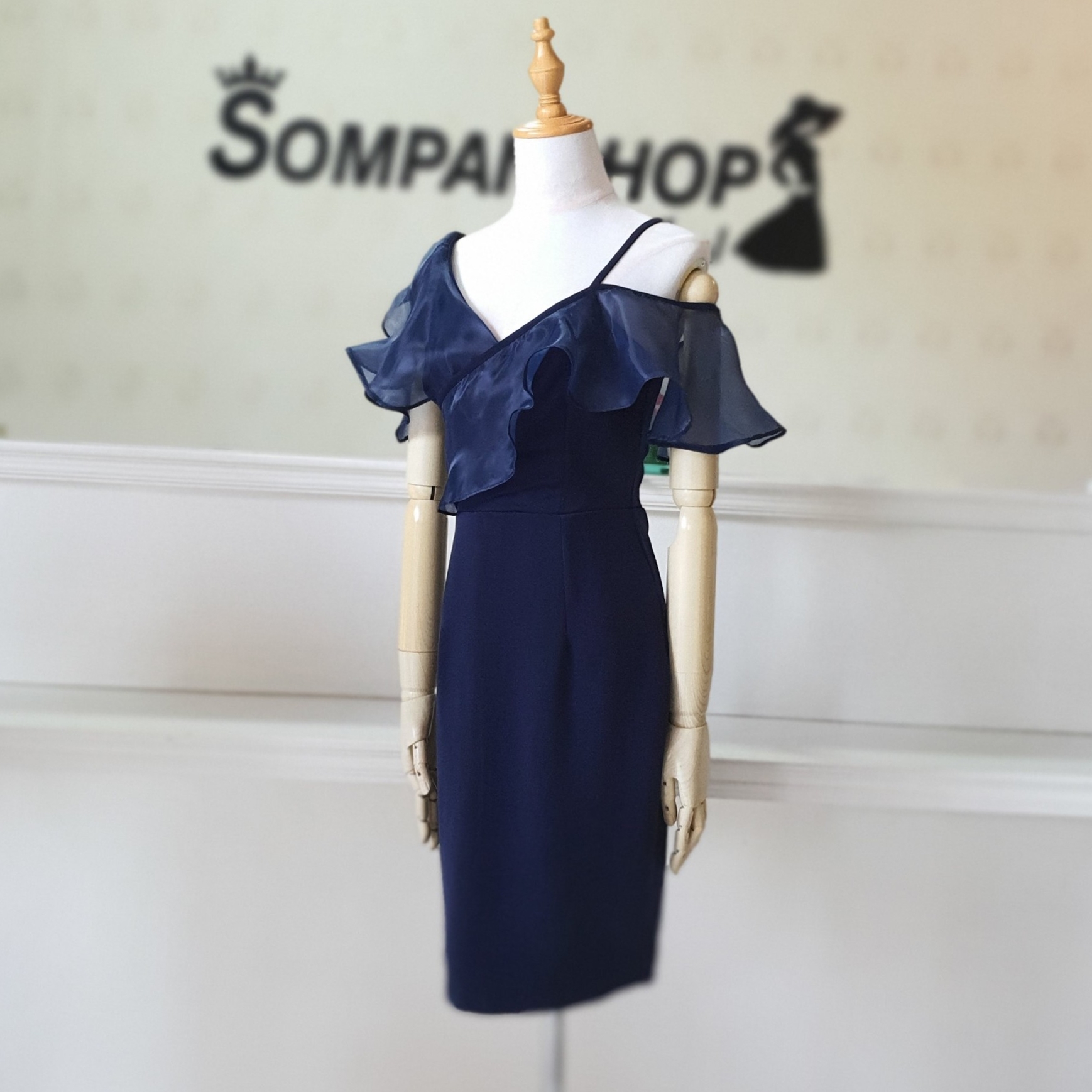 ชุดไปงานแต่งงานสีน้ำเงินกรมท่า เดรสสั้นแต่งระบายผ้าไหมแก้ว แบบน่ารัก สวยๆ เรียบหรูดูแพง ชุดราตรี ชุดไปงานแต่งงาน ชุดออกงาน