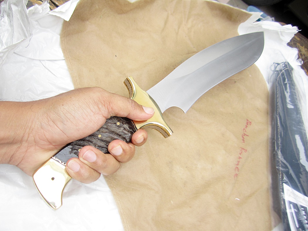 มีดเดินป่า IMPACT CUTLERY RARE CUSTOM MASSIVE SASQUATCH BOWIE KNIFE FULL TANG RAM HORN UK