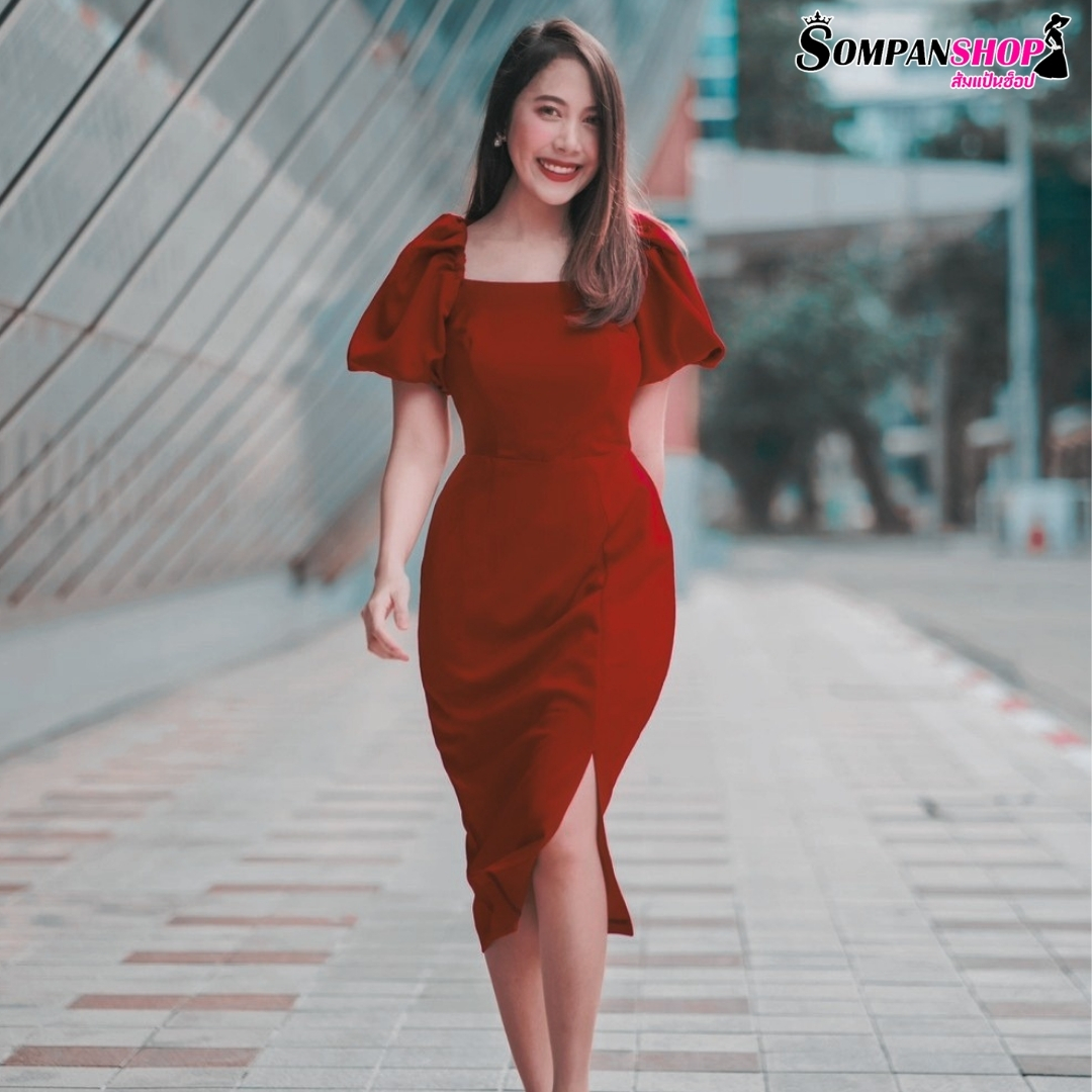 ชุดเดรสสั้นสีแดง แขนสั้นทรงบอลลูน ชุดทรงดินสอเข้ารูปสวย ดูผอม แนวเรียบๆ สวยเก๋ ดูดี ใส่ทำงาน ใส่ออกงาน ชุดไปงานแต่งงาน