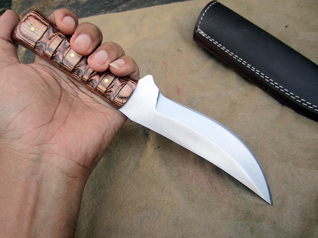 มีดเหล็ก A2 Custom A2 Steel Trailing Point Hunting Knife Micarta Handle AE112