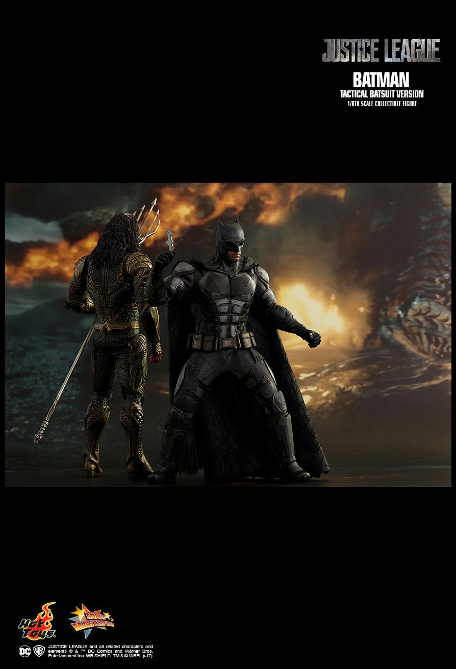 HOT TOYS 1/6 BATMAN (TACTICAL BATSUIT VERSION)