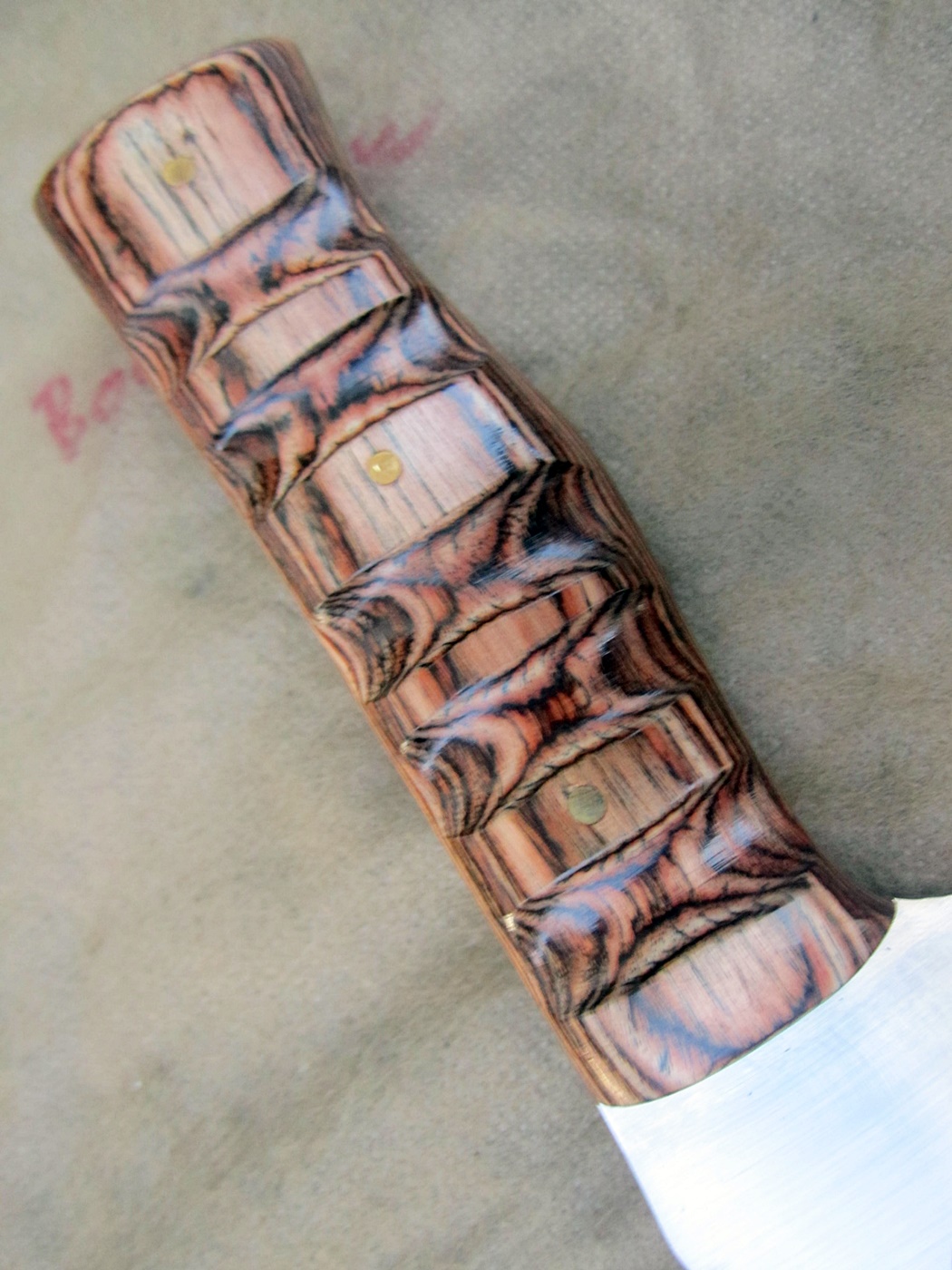 มีดเหล็ก A2 Custom A2 Steel Trailing Point Hunting Knife Micarta Handle AE112