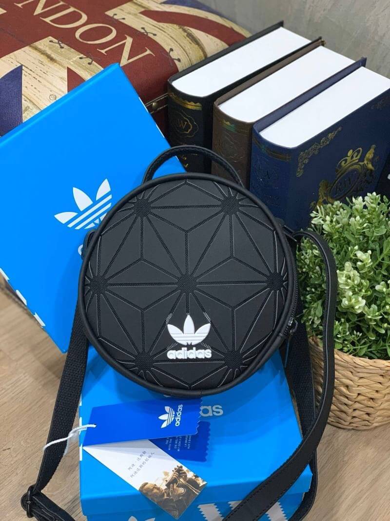 Adidas 3D Circle Crossbody Bag กระเป๋าถือหรือสะพายข้าง สีBlack