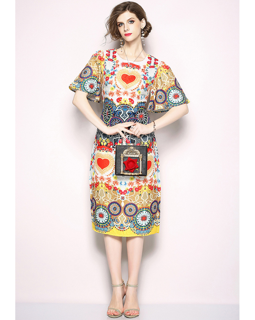 ชุดเดรสสั้นพิมพ์ลายสวยเก๋สไตล์โบฮีเมียน ทรงเข้ารูป แขนกว้าง