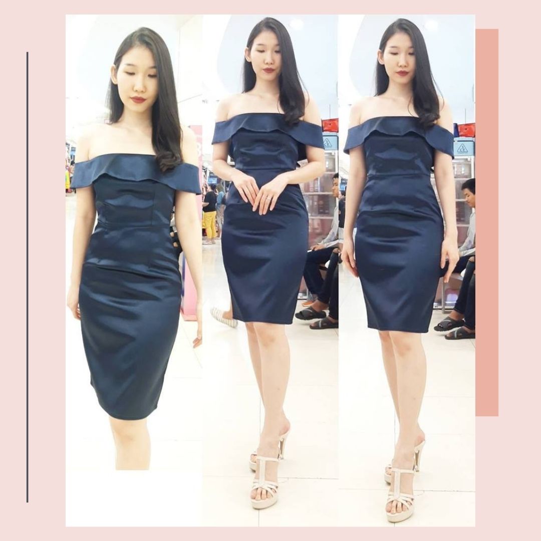 ชุดออกงานราตรีสั้นสีน้ำเงินกรมท่า เปิดไหล่แต่งโบว์หลัง ทรงเข้ารูป ชุดทรงสวย ใส่แล้วดูผอม