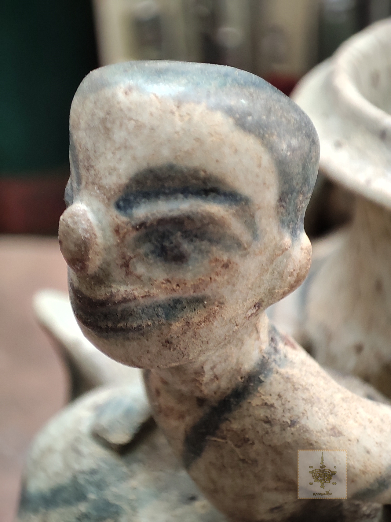 ไหช้างเครื่องสังคโลก เขียนลายเคลือบ