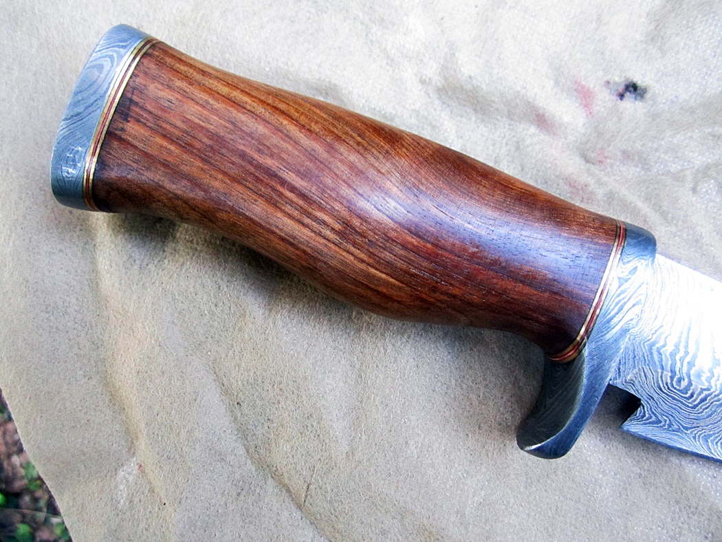 เหล็กลายของแท้Damascus steel custom handmade hunting bowie knife 13"