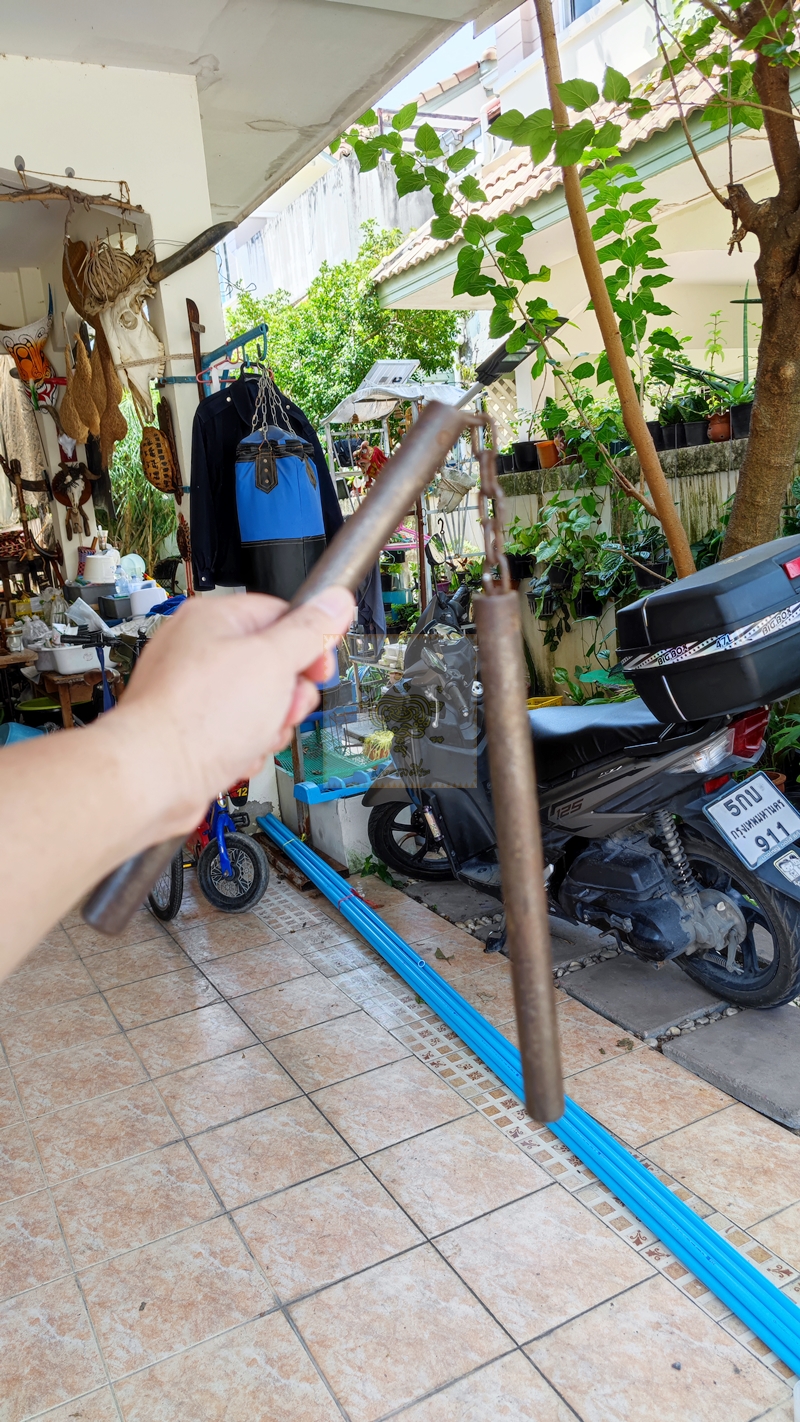 กระบองเหล็ก 2 ท่อน