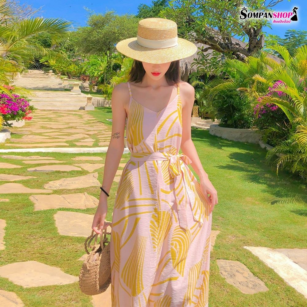ชุดไปทะเล ชุดเที่ยวทะเล แม็กซี่เดรสยาวลายกราฟฟิกสีเหลือง สายเดี่ยว แฟชั่นชุดใส่เดินเล่นถ่ายรูปริมชายหาดสวยๆ
