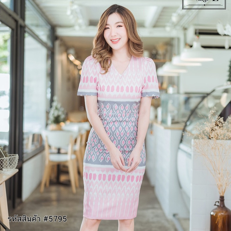 ชุดเดรสสั้นสีชมพู พิมพ์ลายไทย ทรงเอ แขนสั้น