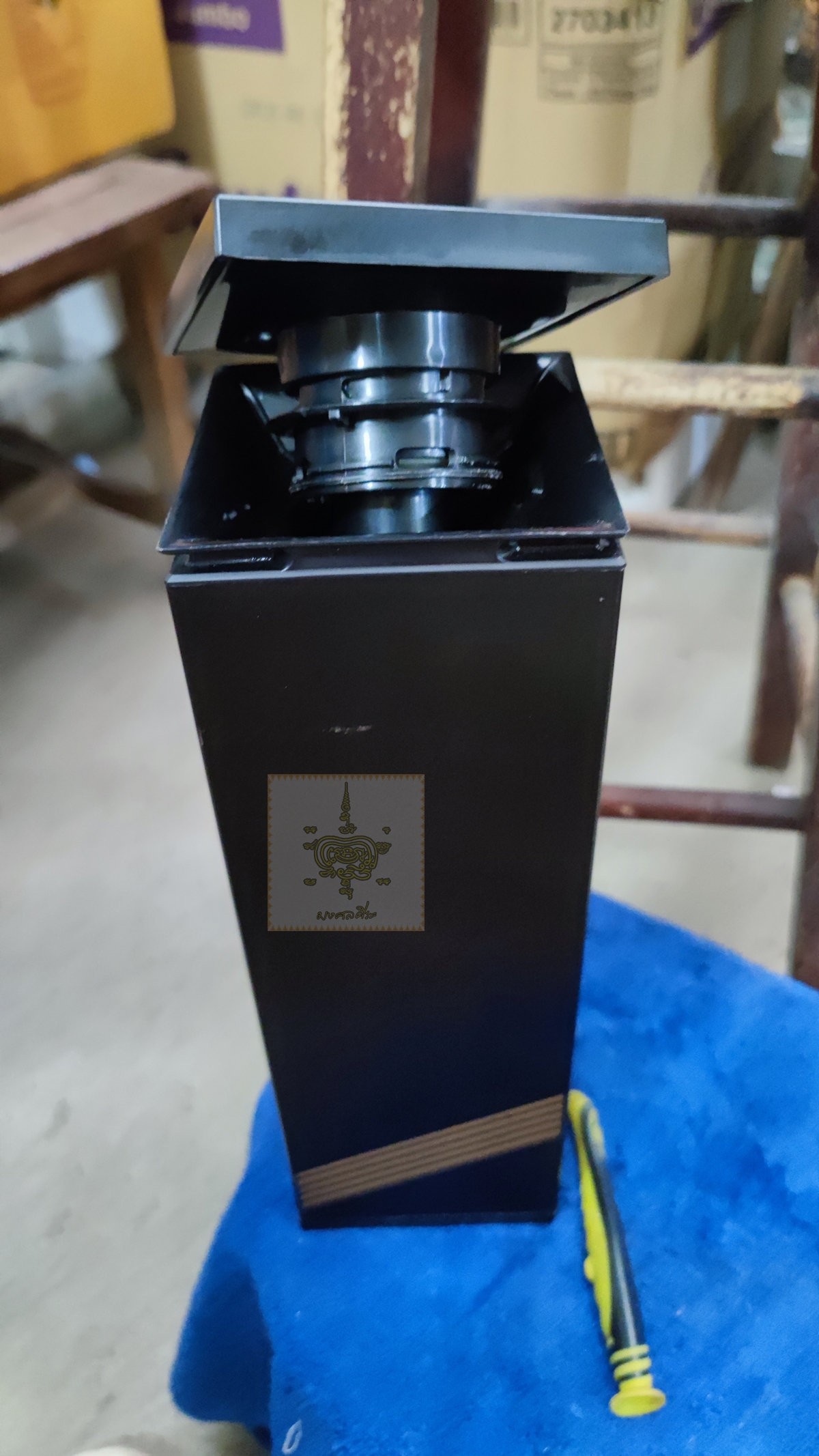 กระติกน้ำร้อนเก่า Mario Valentino ดีไซต์กล่องขวดเหล้า