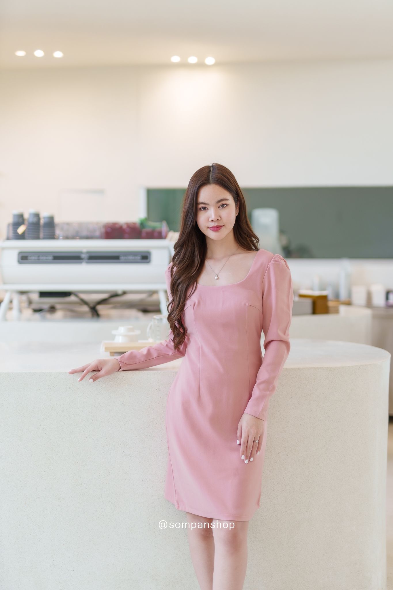 พร้อมส่ง !! ชุดเดรสสั้นสีชมพู เดรสทรงตรง แขนยาว แนวเรียบๆ สวยใส่ดูดี ใส่ทำงานได้ ใส่ไปงานกลางวันได้