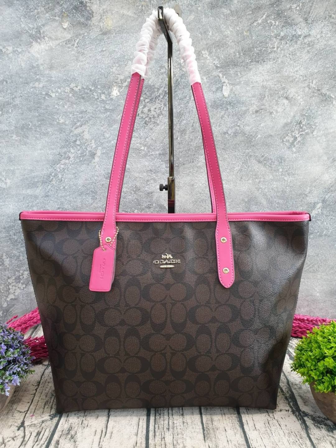 COACH CITY ZIP TOTE IN SIGNATURE (COACH F58292)