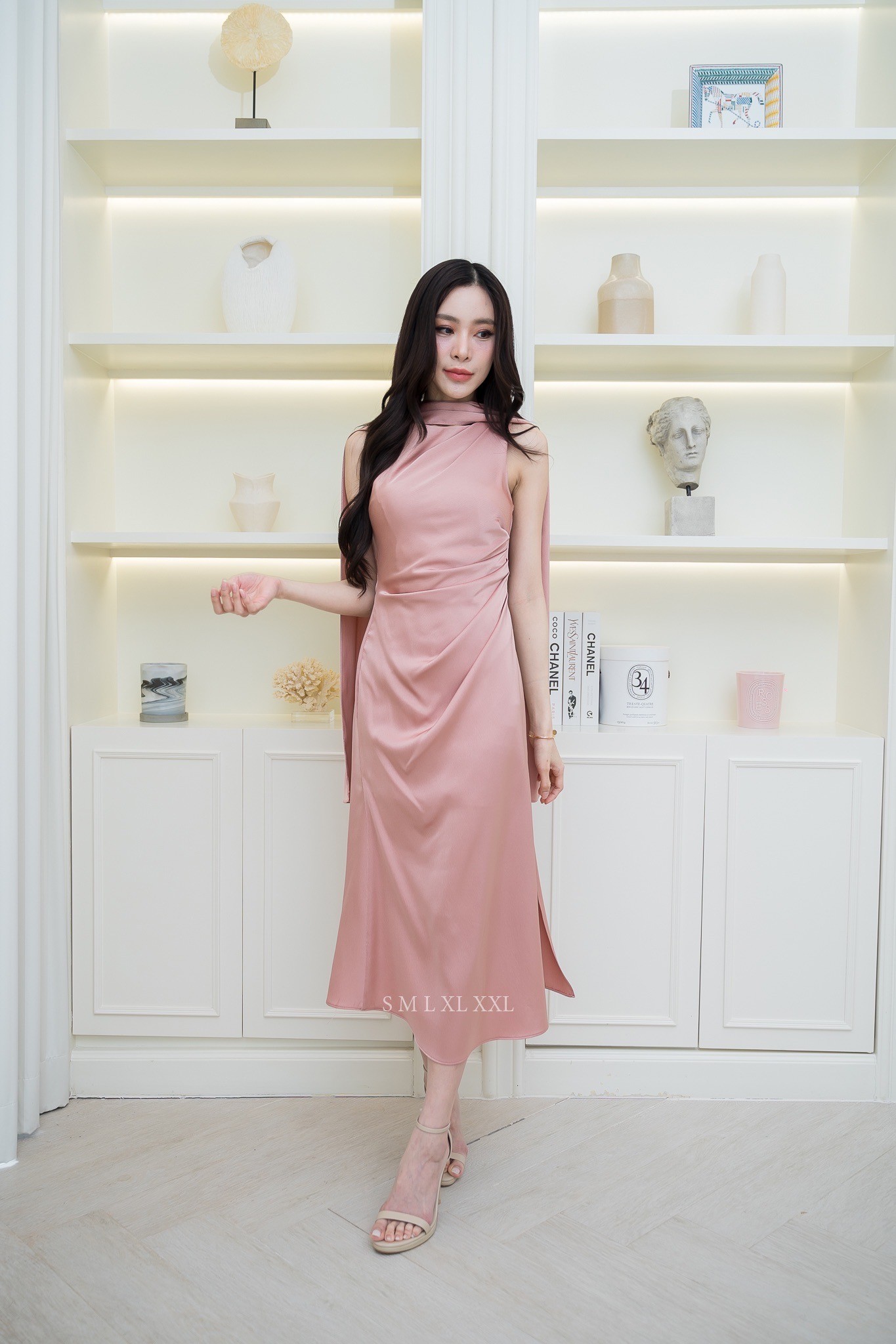 ชุดเดรสสั้นแขนกุด มาพร้อมผ้าคลุมไหล่สวยเก๋ ชุดไปงานแต่งงาน ชุดออกงาน ชุดเพื่อนเจ้าสาว