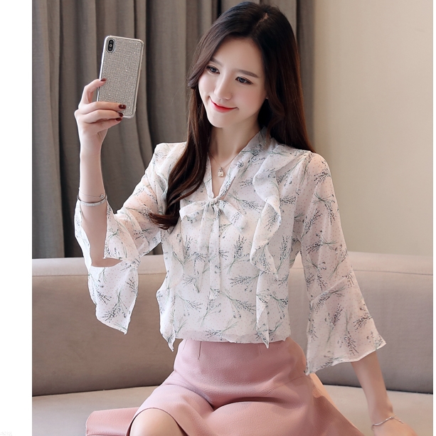 Sale เสื้อเชิ้ตผู้หญิงทำงานสีขาว แขนยาว ผ้าชีฟอง คอวีผูกโบว์