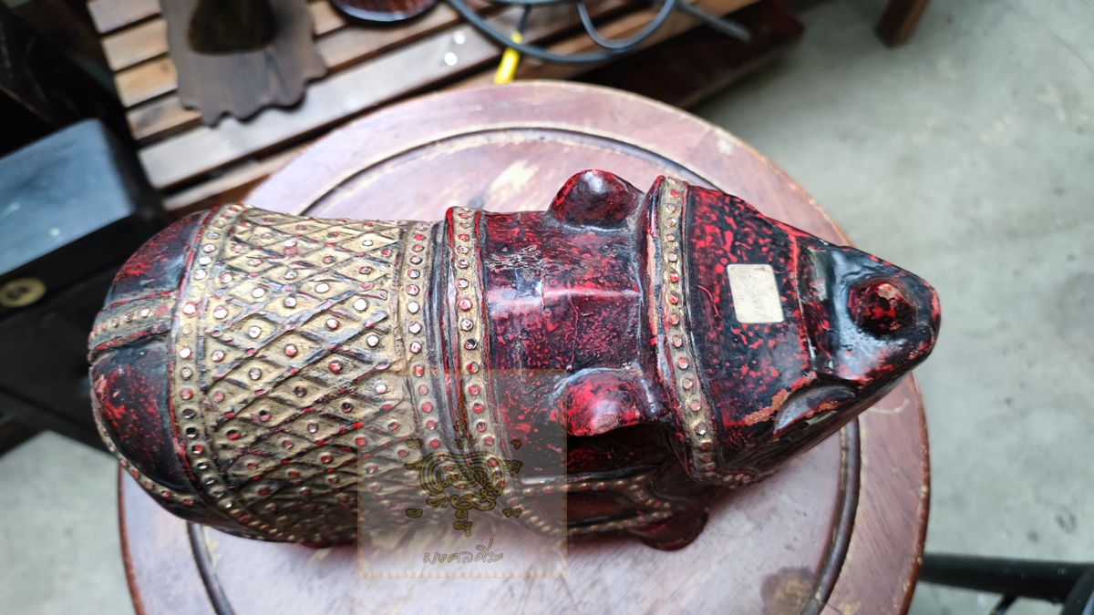 แรดไม้แกะสลัก