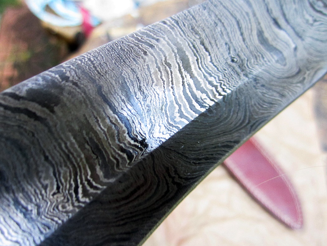 เหล็กลายของแท้Damascus steel custom handmade hunting bowie knife 13"