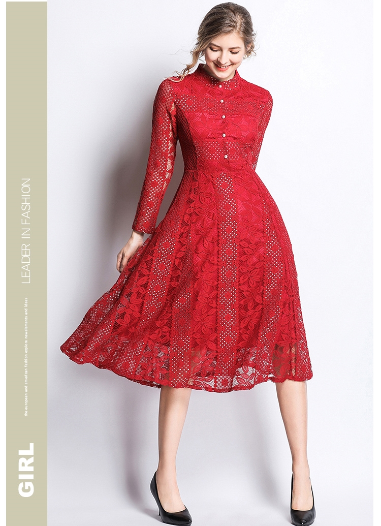 ชุดเดรสสั้นสีแดง ผ้าลูกไม้ แขนยาว กระโปรงทรงบาน