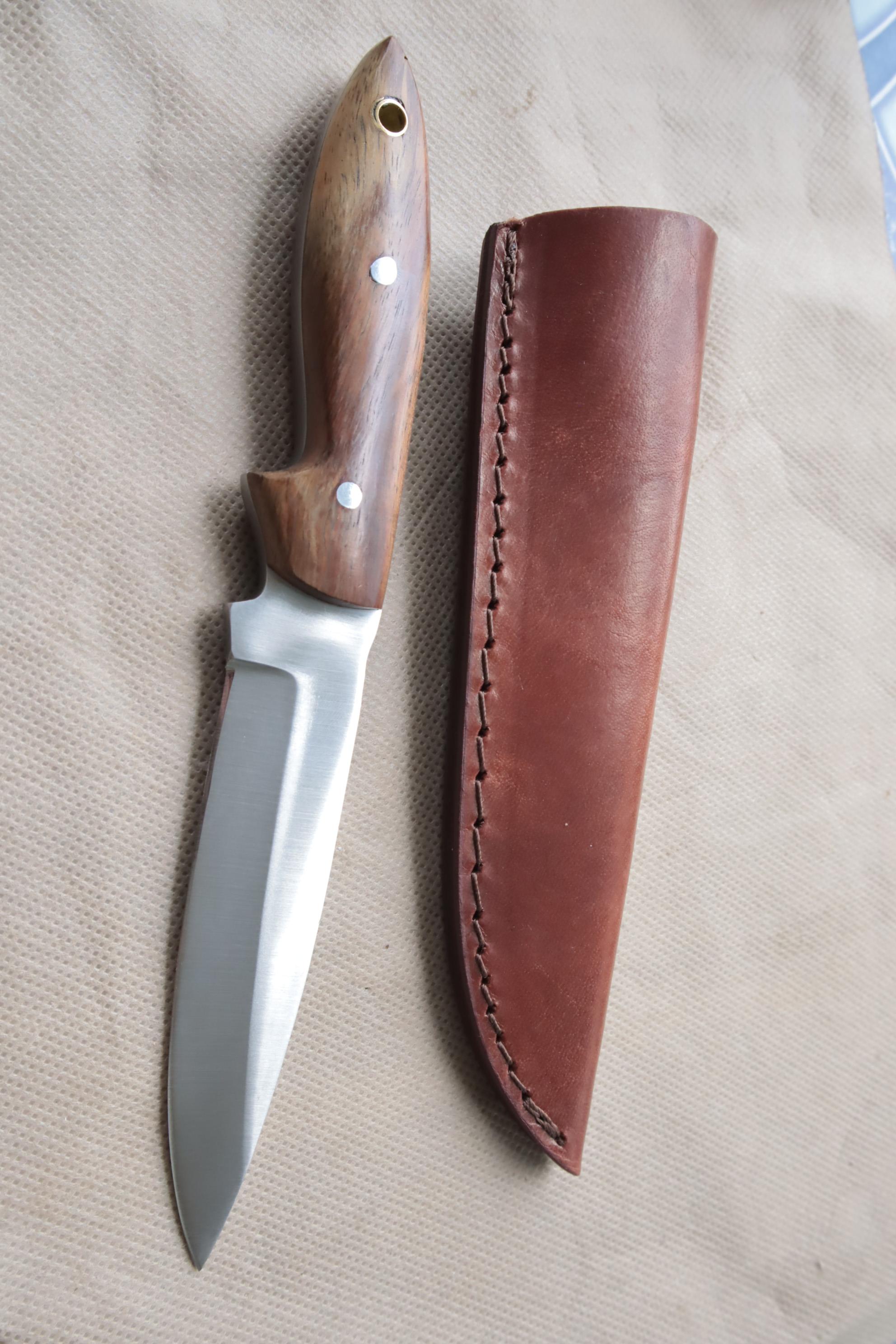 มีดเหล็ก D2 CFK IPAK Handmade D2 Custom Walnut Hunting Fish & Fowl Skinning Camp Blade Knife