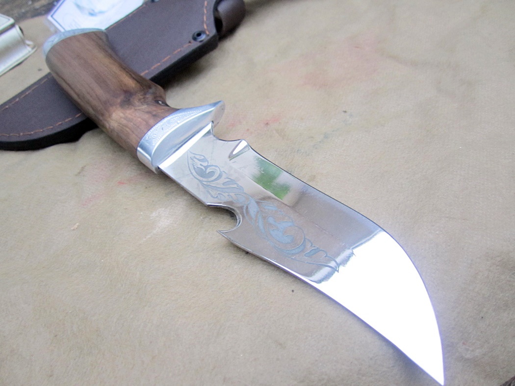 มีดรัสเซีย (R1)