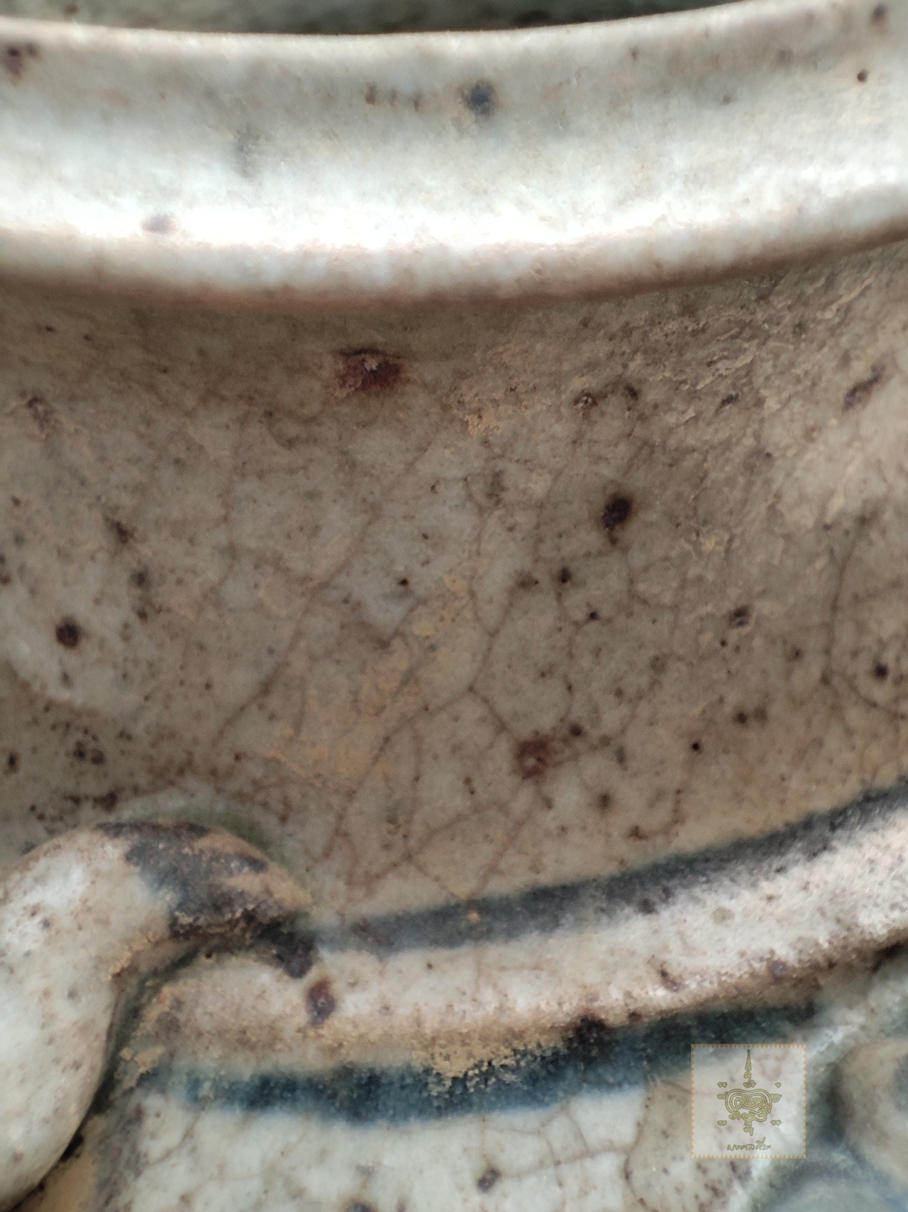 ไหช้างเครื่องสังคโลก เขียนลายเคลือบ