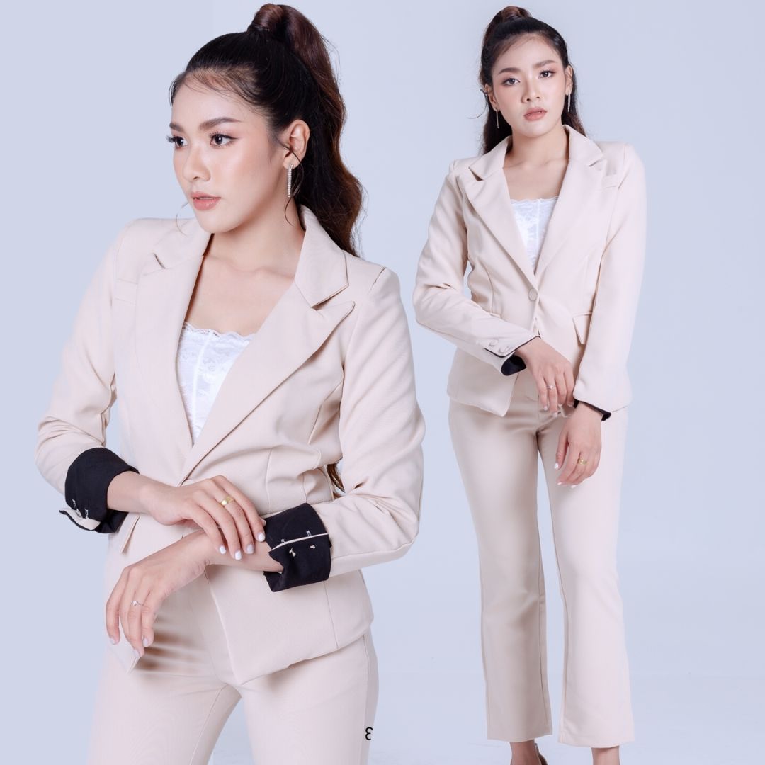 ชุดสูทผู้หญิงสีครีมเบจ เซ็ท2ชิ้น เสื้อสูท+กางเกงขายาวทรงกระบอกเล็ก