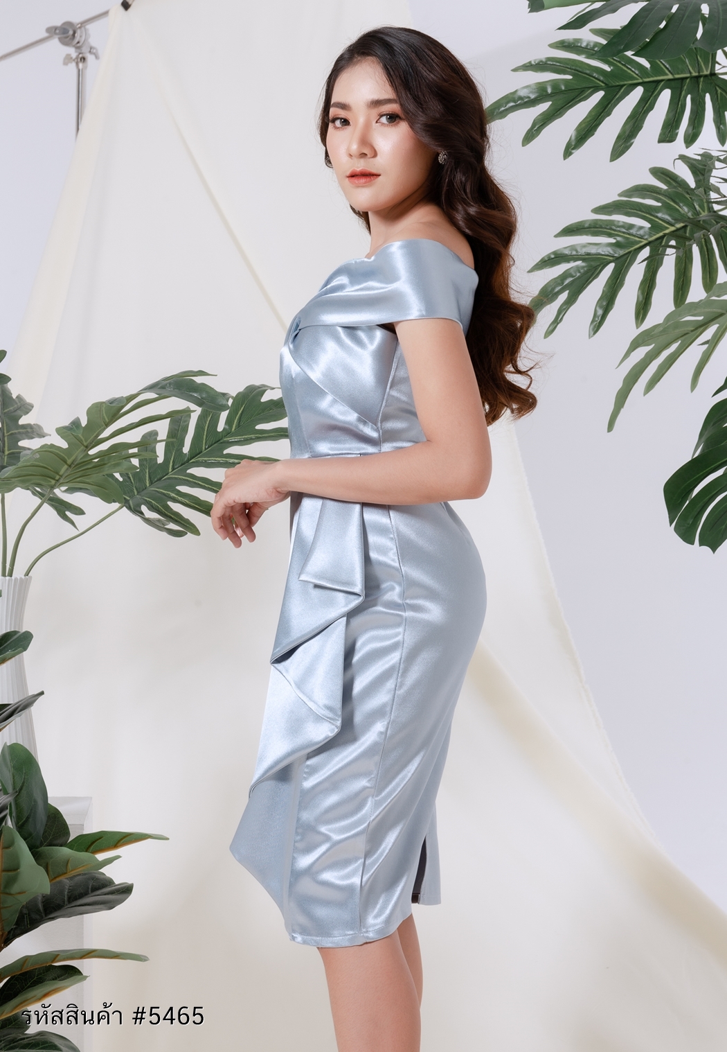 ชุดออกงานสีฟ้า เปิดไหล่เอวระบาย กระโปรงทรงสอบ แนวเรียบหรู สวย ดูแพง ใส่ออกงานราตรี งานแต่งงาน ธีมเพื่อนเจ้าสาว งานกลางคืน