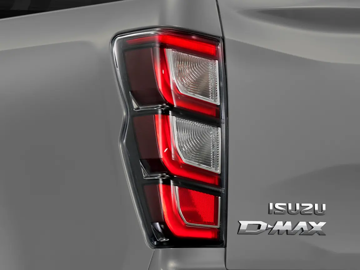 3-tail-light-4door