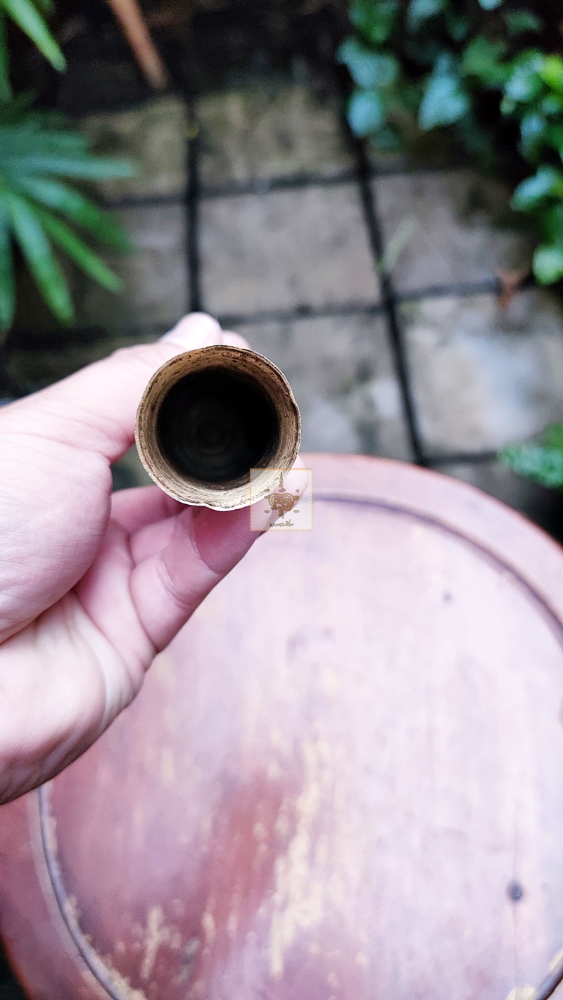 ด้ามมีดทำจากปลอกลูกกระสุนปืน