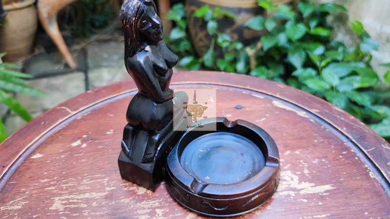 ที่เขี่ยบุหรี่ไม้แกะสลัก