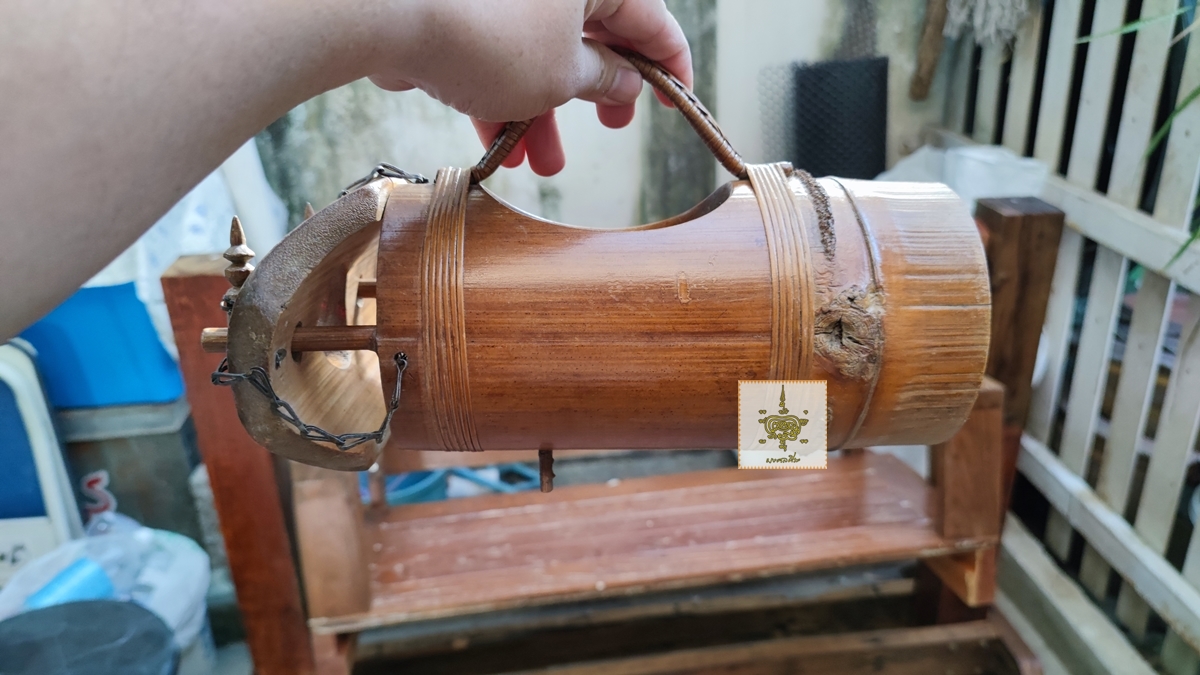 กระเช้าไม้ไผ่ใส่ขวดไวน์