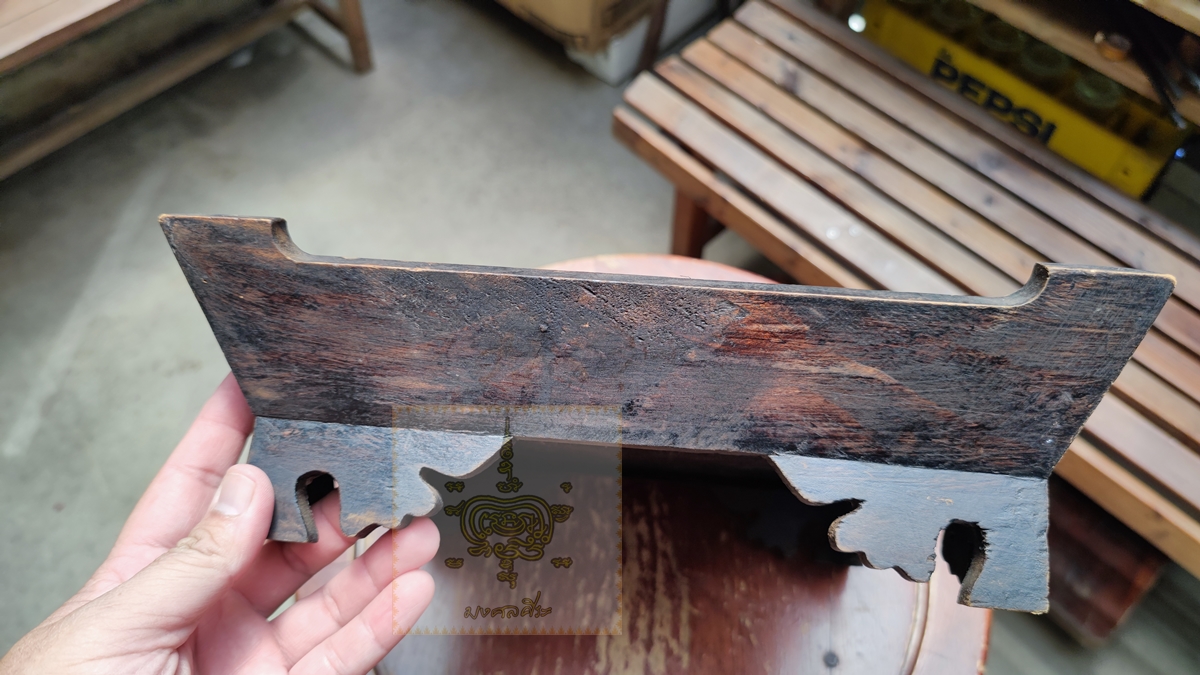 ถาดไม้เก่า