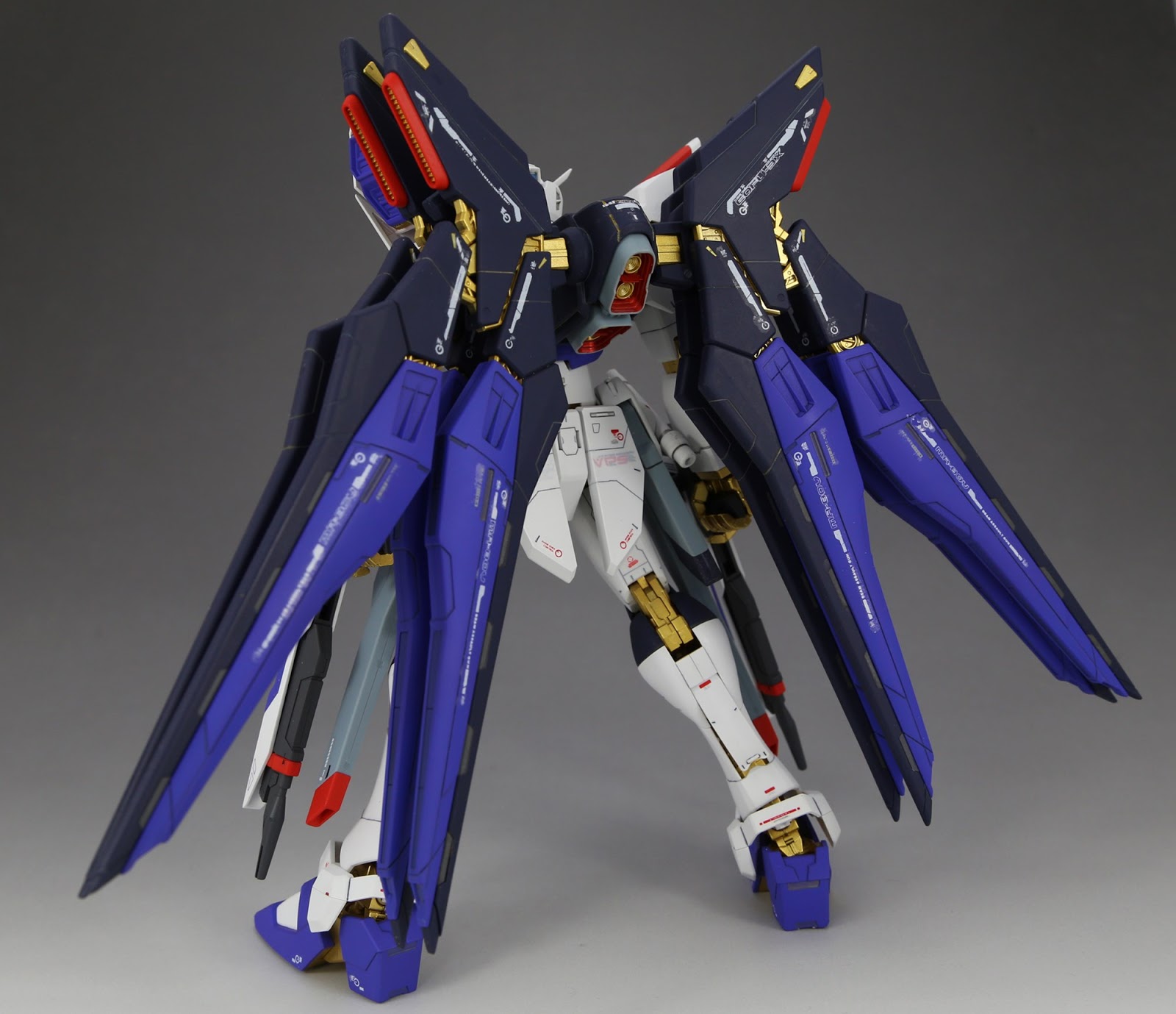 Painted Build : MG STRIKE FREEDOM GUNDAM by 高达传教士