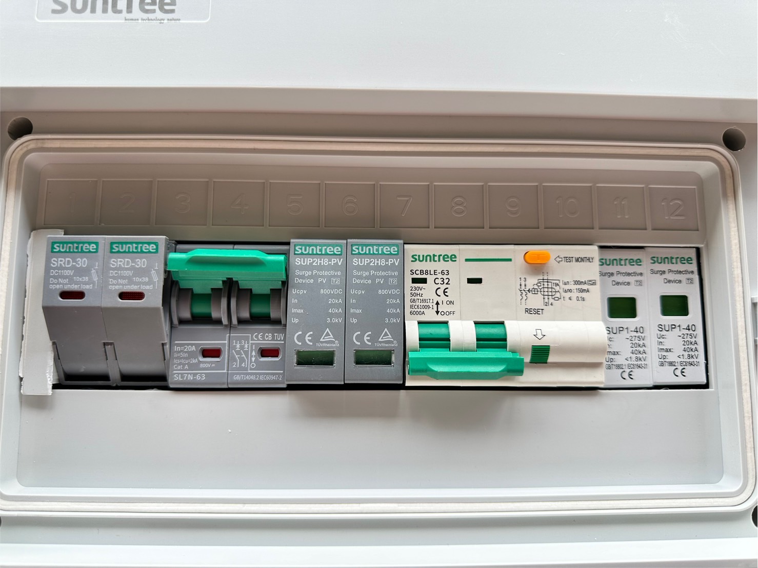 SUNTREE ตู้คอมบายเนอร์ ระบบโซลาร์รูฟท็อป 5Kw 1P พร้อม RCBO 32A