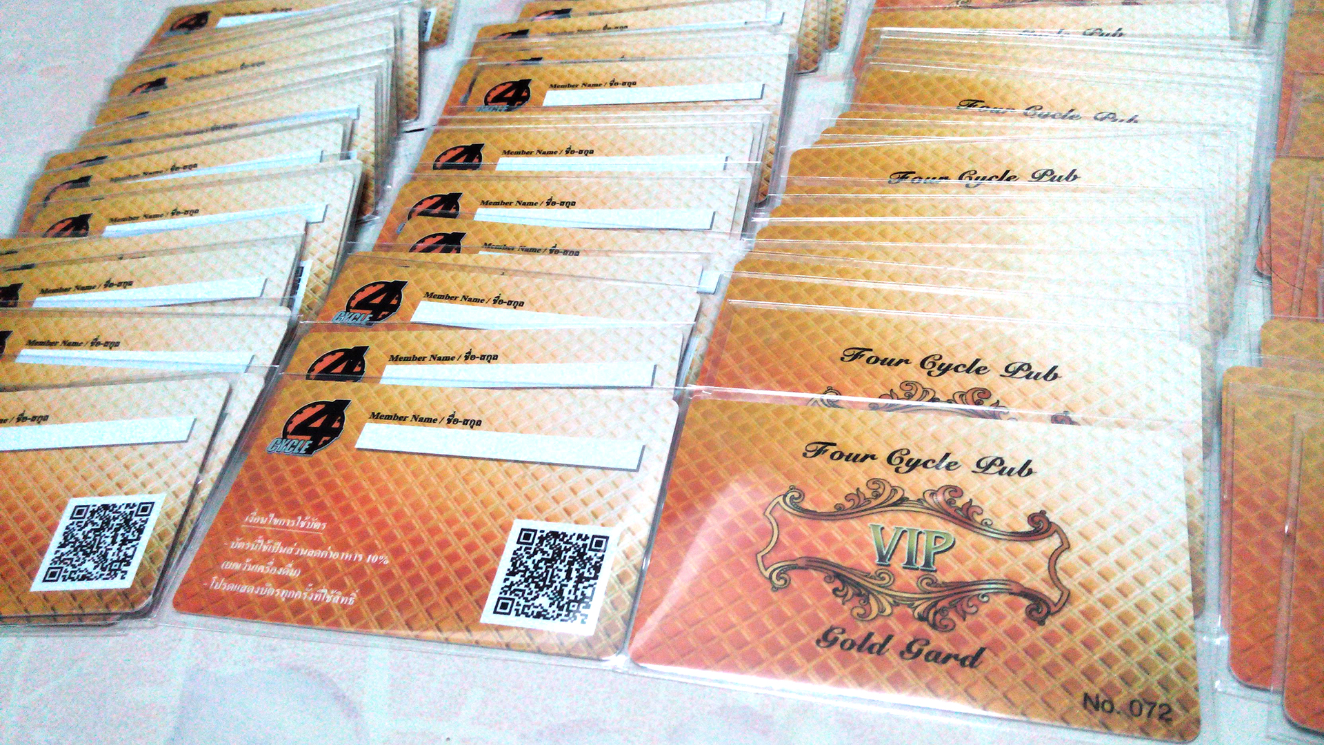 การพิมพ์การ์ดพลาสติก บัตรพีวีซี บัตรพื้นด้าน