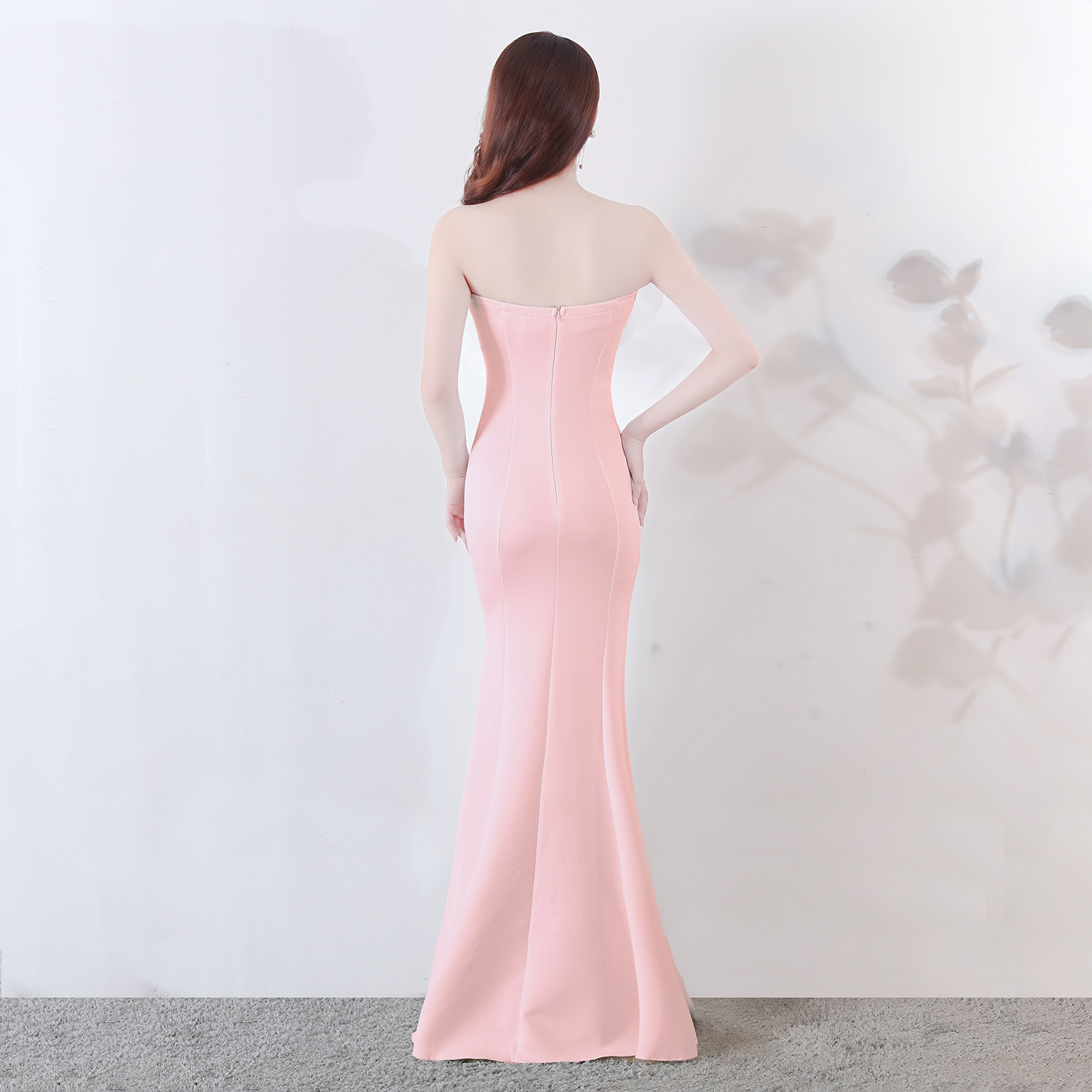 ชุดราตรี ชุดออกงาน ชุดไปงานแต่งงานสีโอโรส เดรสยาวเกาะอกแต่งโบว์ กระโปรงยาวทรงหางปลา แนวเรียบหรู สวยสง่า ดูแพง