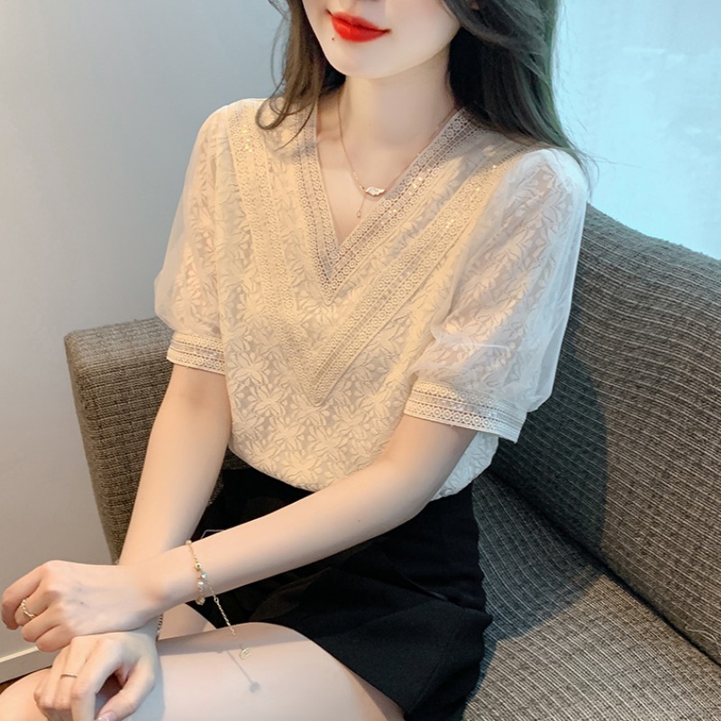 เสื้อเชิ้ตผู้หญิงทรงโอเวอร์ไซส์