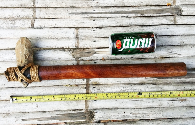 ขวานหินโบราณ 2