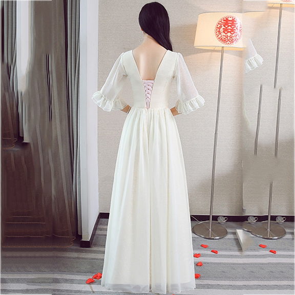 ชุดออกงานราตรียาวสีครีมเบจ แขนสามส่วน ลุคเรียบๆ สวยสง่า ดูดี