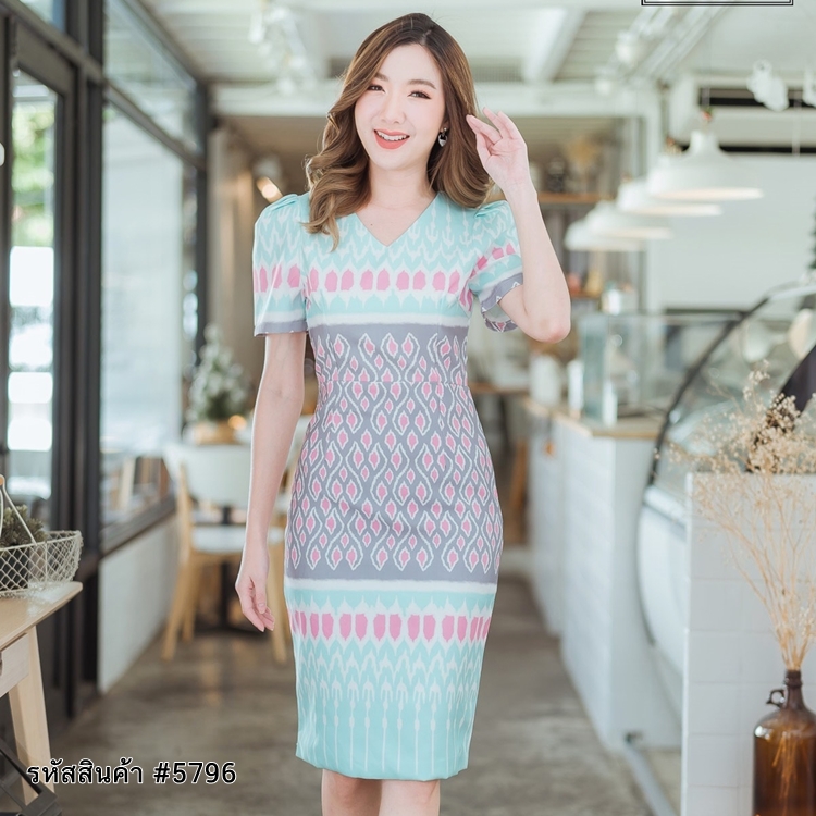 ชุดเดรสสั้นสีเขียวฟ้า เดรสทรงเอ พิมพ์ลายไทย แขนสั้น