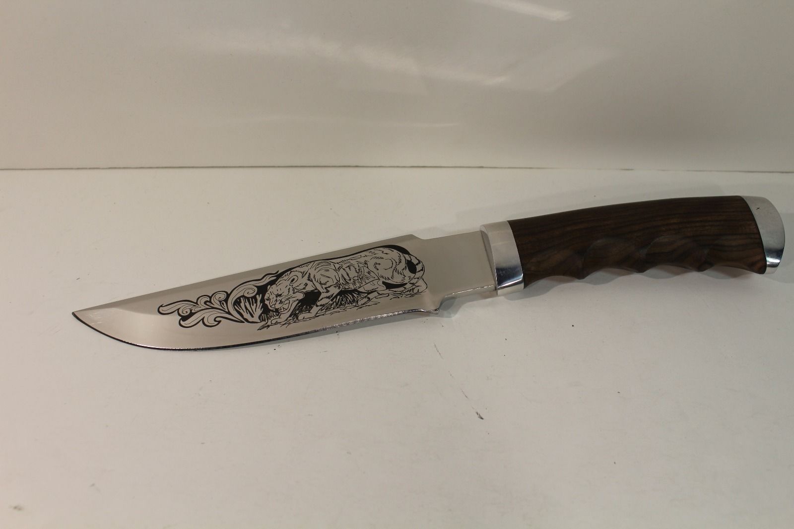 มีดรัสเซีย (R10)