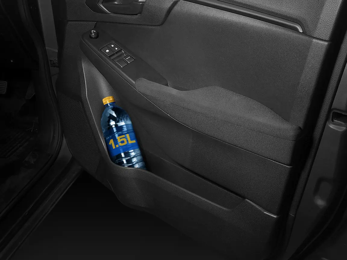 spark-interior-3-cubbottleslot-modal copy