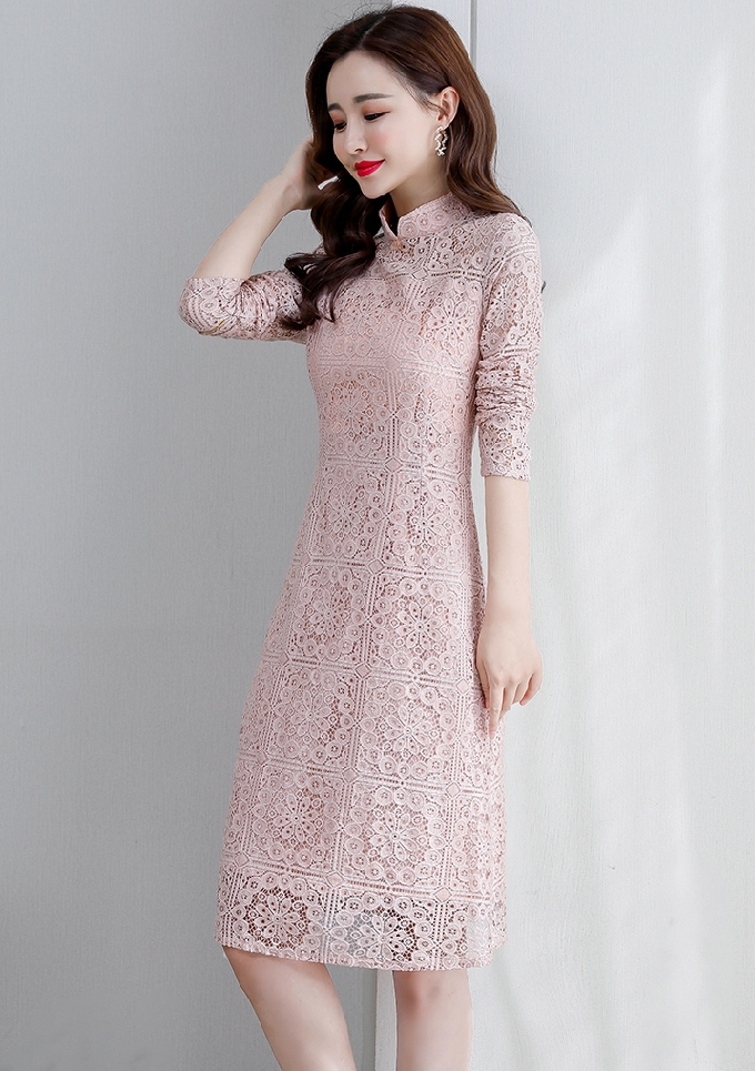 ชุดเดรสลูกไม้สีชมพู คอจีน