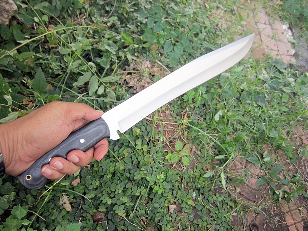 มีดเหล็กd2 IPAK CFK Custom Handmade D2 LARGE Bushcraft BUG-OUT-BAG Survival Machete Knife