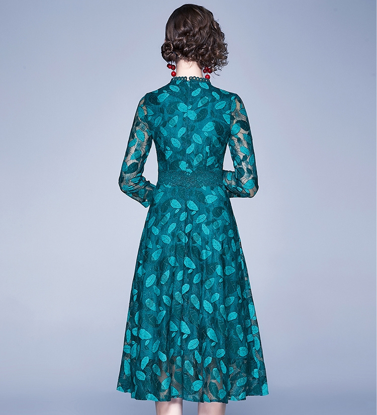 ชุดเดรสลูกไม้สีเขียว แขนยาว แนวเรียบร้อย สวยหรู ดูสุภาพ ใส่ทำงานได้